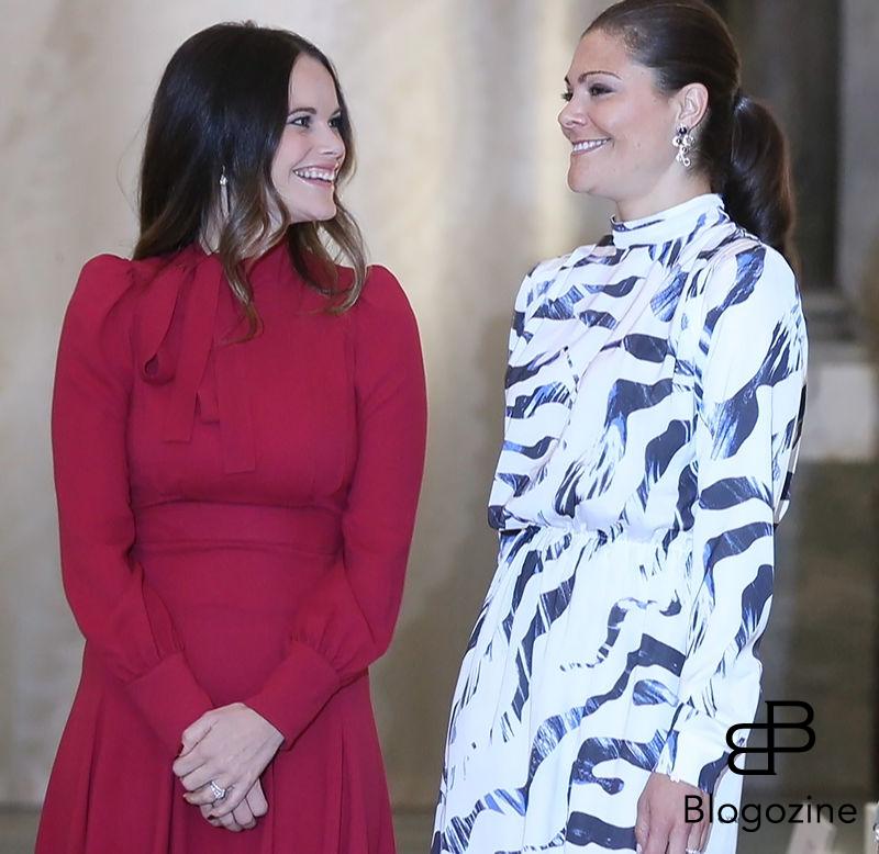 2016-10-17 Princess Sofia, Crown Princess Victoria, Queen Silvia Today inaugurated the new exhibition, Royal wedding dresses 1976-2015, at the Royal Palace in Stockholm. Pictures of the opening ceremony with the queen and all the princesses.
