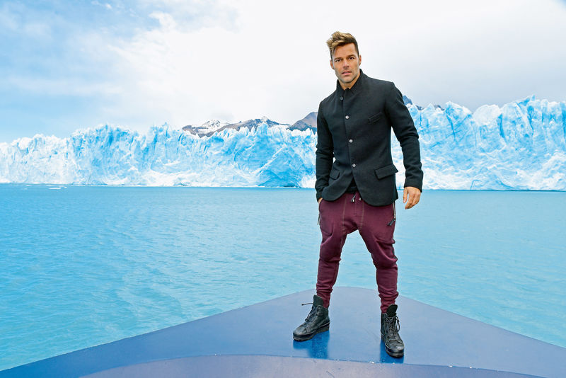 Foto©2016: The Grosby Group Calafate, Argentina, Feb. 26, 2016 EXCLUSIVE RICKY MARTIN visits the glacier Perito Moreno in the south of Argentina. The singer took a break from his South American tour to visit the incredible frozen landscape.