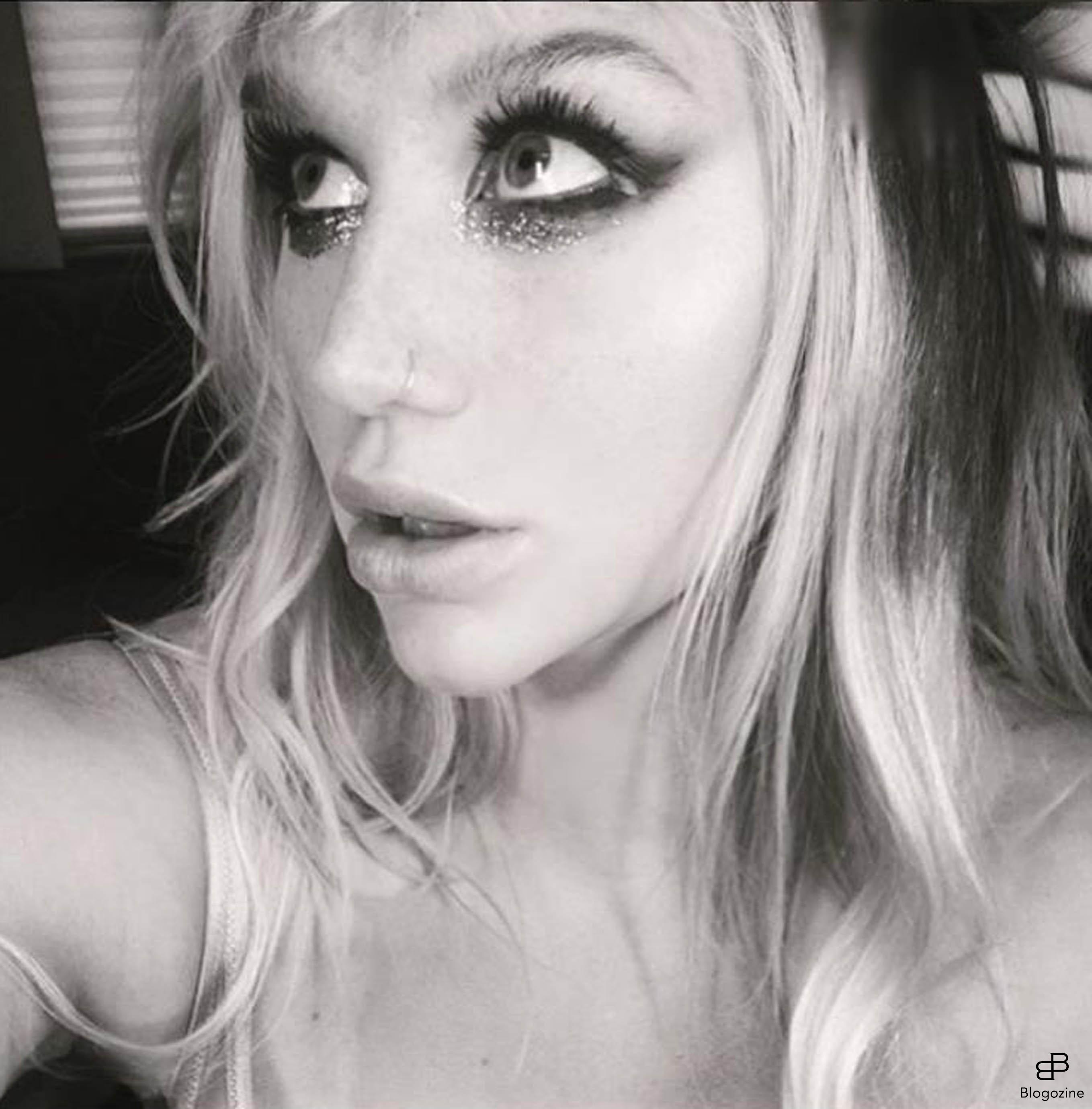 6268784 29-9-2016 Celebrity Selfies Pictured: Kesha PLANET PHOTOS www.planetphotos.co.uk info@planetphotos.co.uk +44 (0)20 8883 1438 DISTR. STELLA PICTURES